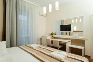 7 Sky on Yevhena Konovaltsia