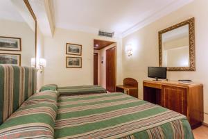Triple Room room in Raeli Hotel Siracusa