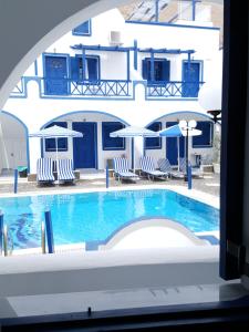 Roula Villa Studios & Apartments Santorini Greece