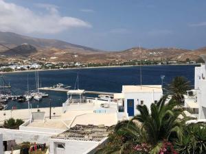 Marinas Studios Serifos