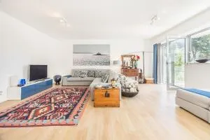 Luxury Beach Experience in Lisbon - Oeiras