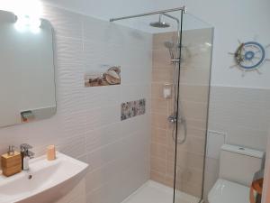 Central Luxury Flat with Terrace - Adela Accommodation - Ideal for long stays