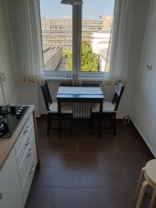 Central Luxury Flat with Terrace - Adela Accommodation - Ideal for long stays