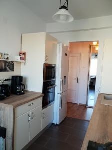 Central Luxury Flat with Terrace - Adela Accommodation - Ideal for long stays