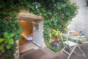 B&B / Chambres d'hotes Entre Hotes : Chambre Double Deluxe avec Baignoire
