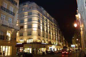 Hotels Hotel De Castiglione : Chambre Quadruple Supérieure 