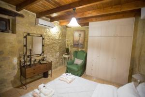 Villa Kamelia-Renovated old house-South Crete