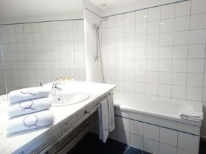 Hotels Hotel Ours Blanc - Place Victor Hugo : Chambre Triple