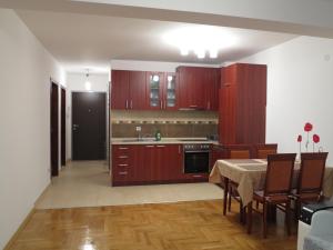 Apartment Sunrise - 4hvězdičkové hotely ve městě Sveti Stefan