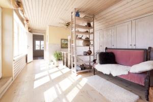 Kaju Guesthouses
