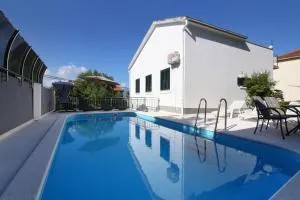Luxury House with Pool - Trogir