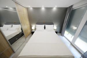 Harbour Apartment sea view