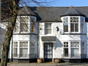 The Little White House, Bala