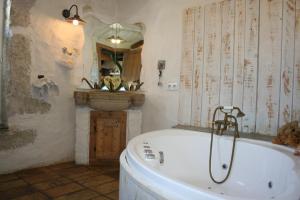 B&B / Chambres d'hotes Domaine Sainte Suzanne : photos des chambres