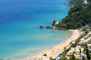 Aqua Seafront Beach House With Garden Corfu Greece