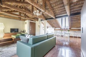 Ca del Monastero 7 Collection Bright Apartment with Terrace