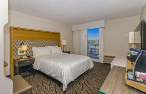 Single King Bed City View with Balcony No-Smoking room in Holiday Inn Oceanfront at Surfside Beach an IHG Hotel