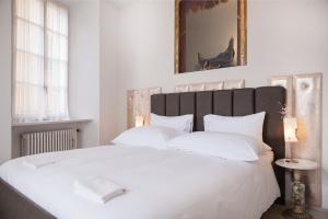 Charme Double Room with Balcony room in Caffè dell'Arte Boutique Rooms