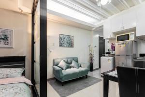 Jens Paranaque City Apartment