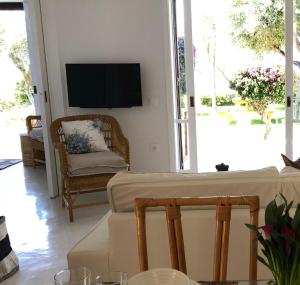 Aqua Seafront Glyfada Corfu Beach House With Garden