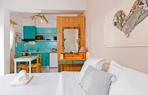 Double Room with Garden View room in Arodamos Apartments & Studios