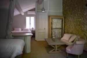 Auberges La Bastide Bleue : photos des chambres