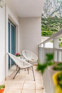 Apartment Azzurro with Pool and Parking