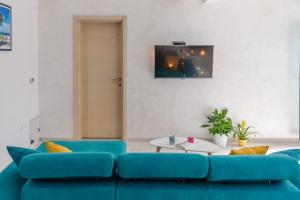 Apartment Azzurro with Pool and Parking