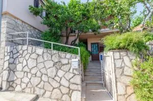 Rooms Roza - Vrboska