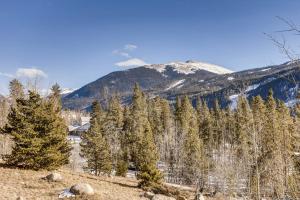 Standard Studio room in Aspen Ridge Condominiums by Keystone Resort