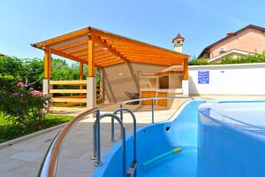 Apartments and rooms Novigrad 1624 