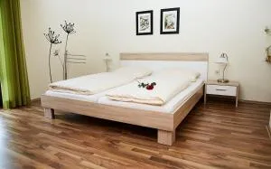 瓦尔伯格兰德酒店 - Stettfeld