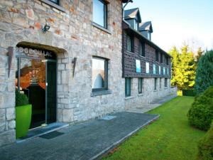 Beautiful Holiday Home with Private Pool near Lake in Waimes