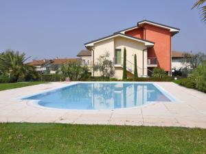 Holiday house with nicely decorated interior near lake Garda