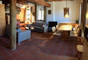 "Zur alten Schmiede", 70m2 Studio mit Kaminfeuer und Sauna