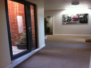 Lyall Apartment Hotel