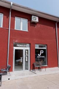 Prenoćište HRAST