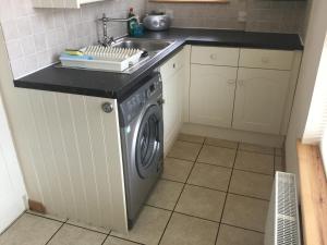 New Cottage 3 Bedroom Free Parking