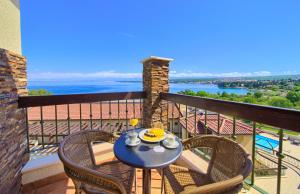 Blue Waves Resort 