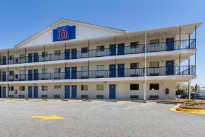 Motel 6-Greenville, SC