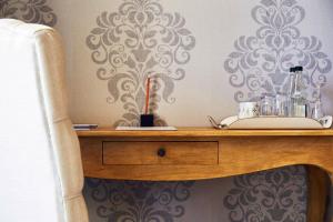 Hotels Domaine de Chalveches Hotel SPA 4* : photos des chambres