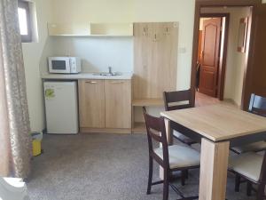 Friends Family Hotel