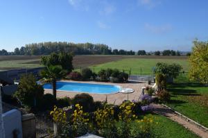 B&B / Chambres d'hotes Les chambres de Marie'O : Chambre Double - Vue sur Piscine