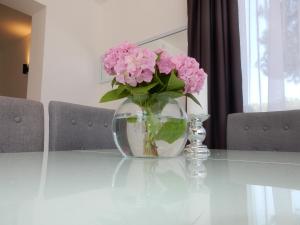 Apartment Verse