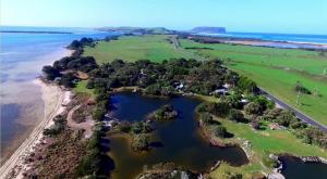 Stanley Lakeside Spa Cabins
