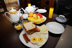 Queens Gate, Mirissa