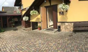 维查理大厦旅馆 - Demnya Vyzhna