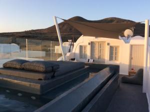 Almyra Oia Suites Santorini Greece