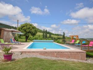 Chata Spacious holiday home in Castelmoron-sur-Lot with Garden Castelmoron-sur-Lot Francie