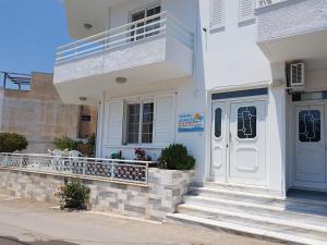 Haraki Sunrise Apartments